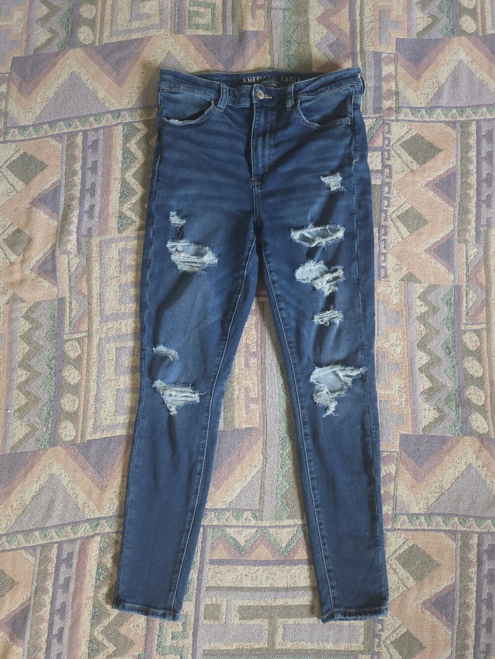 American Eagle |Super High Rise Jegging Distressed Size 10 Regular